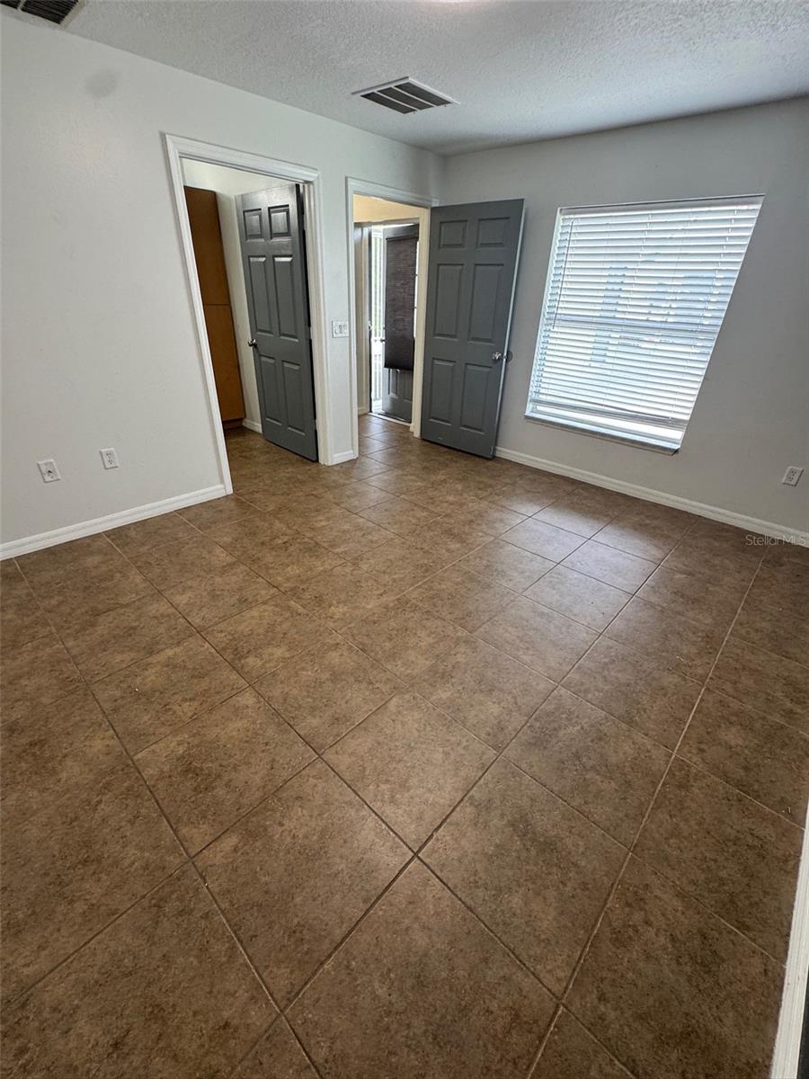 Image 12 of 20 For 3035-3035 Walnut Court