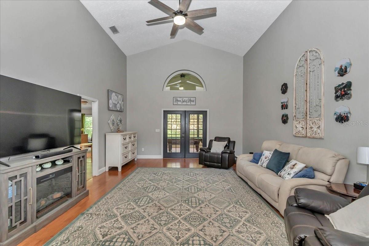 Image 11 of 61 For 1087 Solan Terrace