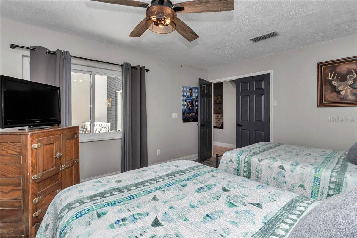 Image 33 of 61 For 1087 Solan Terrace