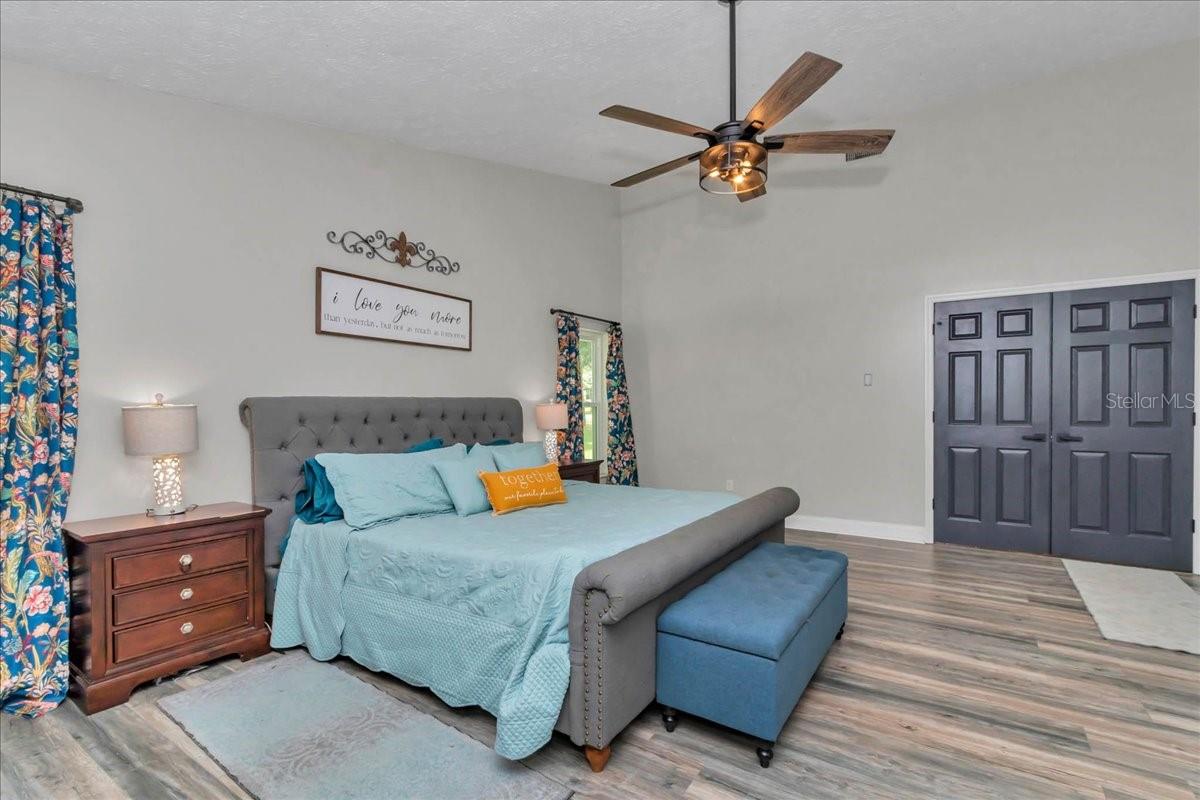 Image 38 of 61 For 1087 Solan Terrace