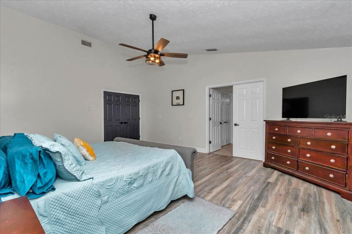 Image 39 of 61 For 1087 Solan Terrace