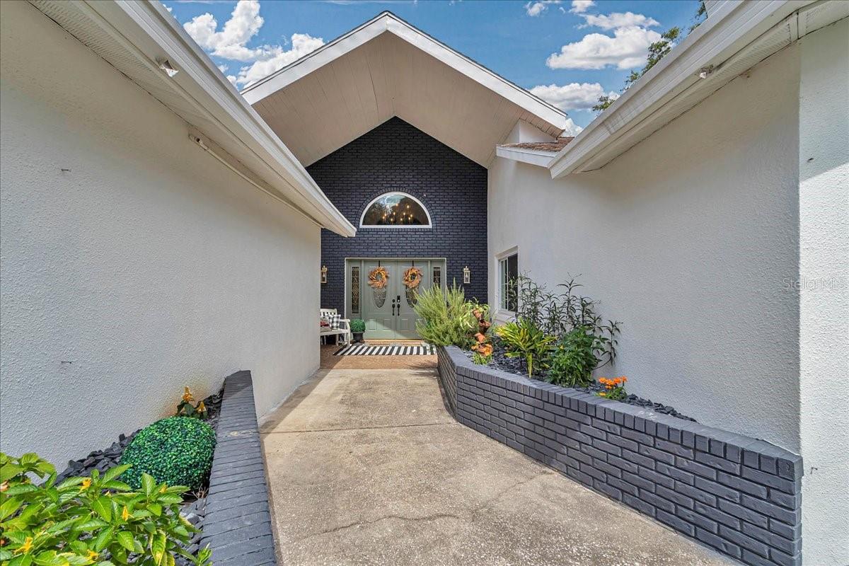 Image 4 of 61 For 1087 Solan Terrace