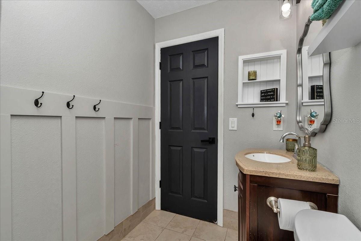 Image 47 of 61 For 1087 Solan Terrace