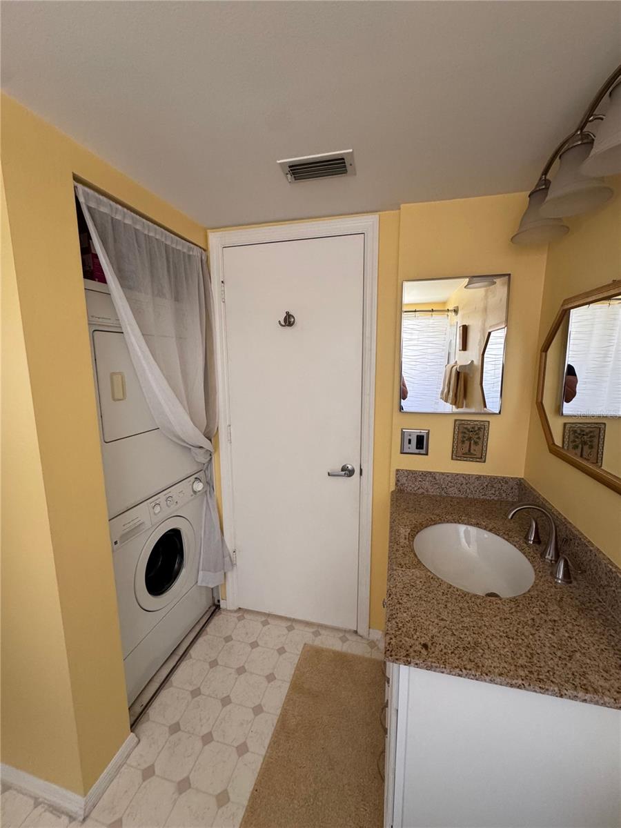 Listing photo id 8 for 7972 Midway Drive Terrace O103