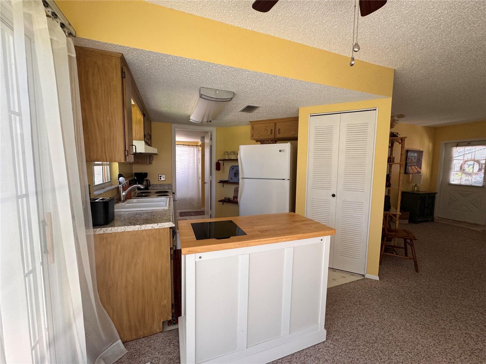 Listing photo id 2 for 7972 Midway Drive Terrace O103