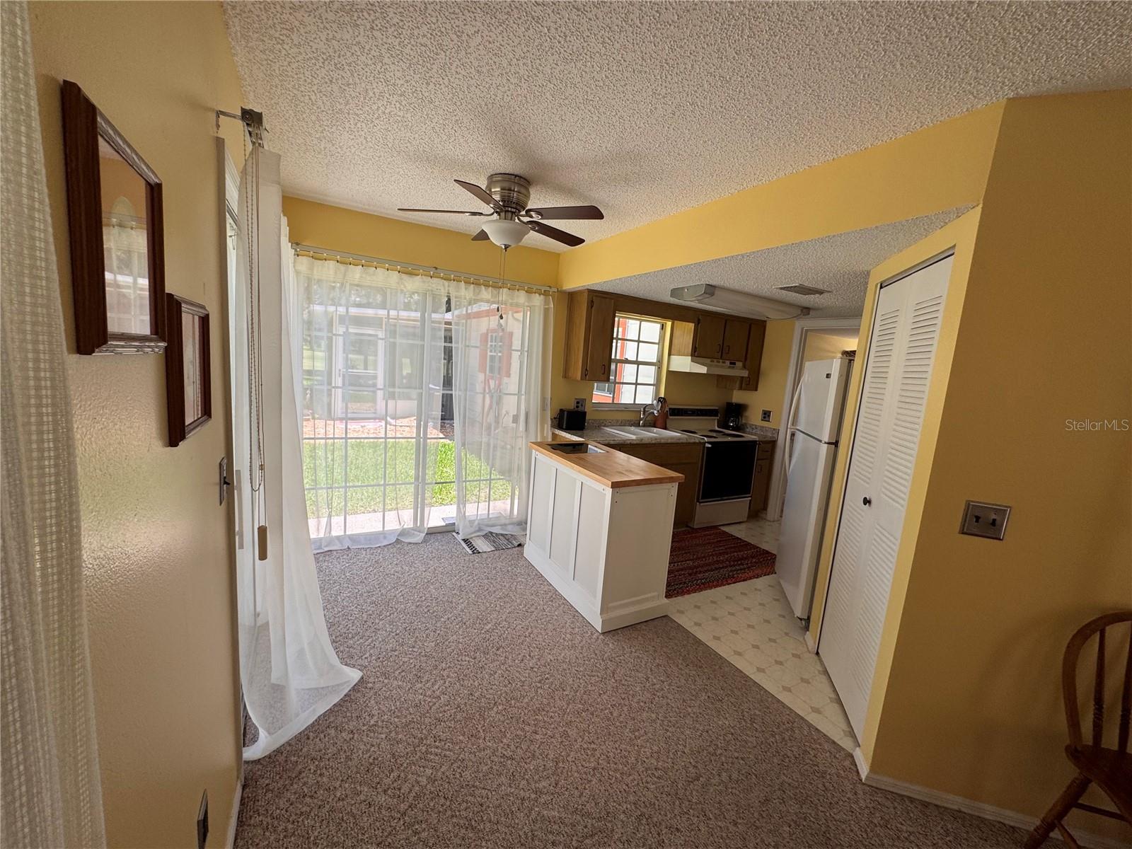 Listing photo id 3 for 7972 Midway Drive Terrace O103