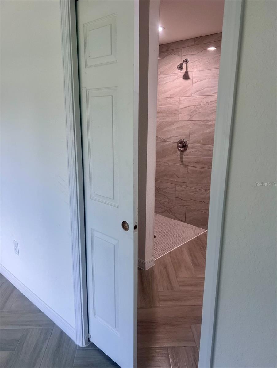 Image 22 of 31 For 4224 131 Place