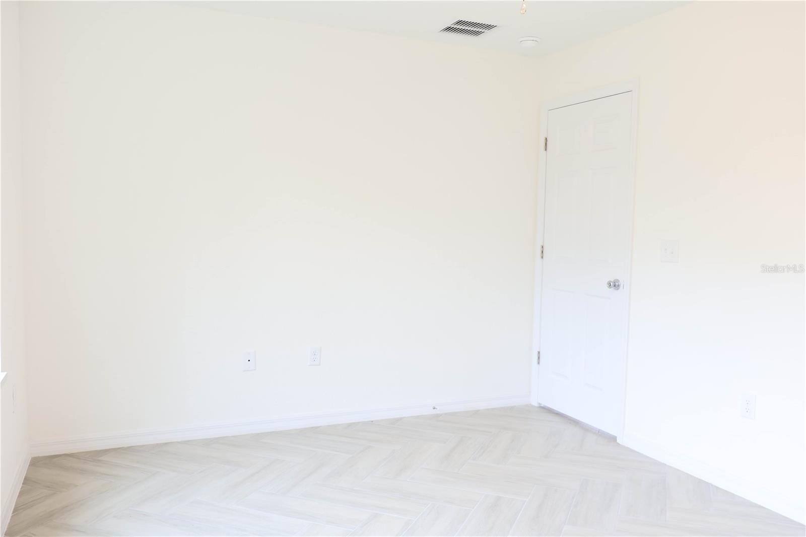 Image 30 of 31 For 4224 131 Place