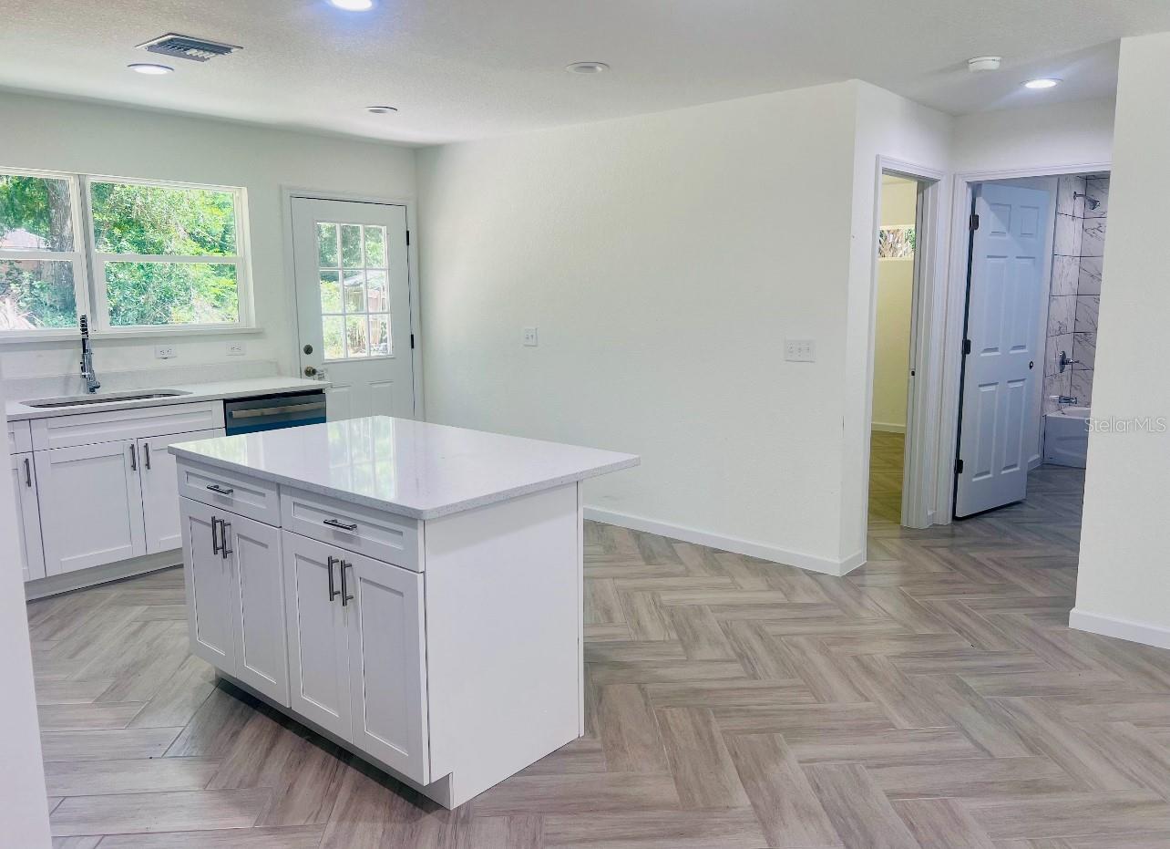 Image 6 of 31 For 4224 131 Place