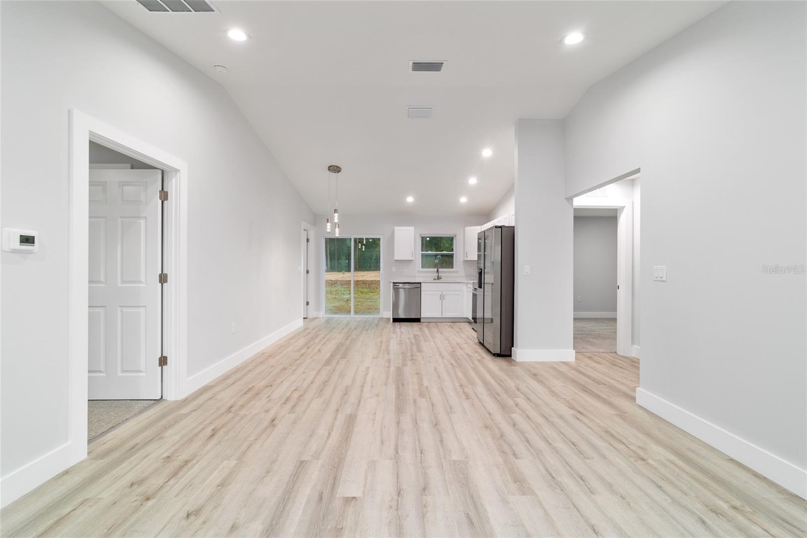 Image 11 of 41 For 2205 Deerpark Heights Road