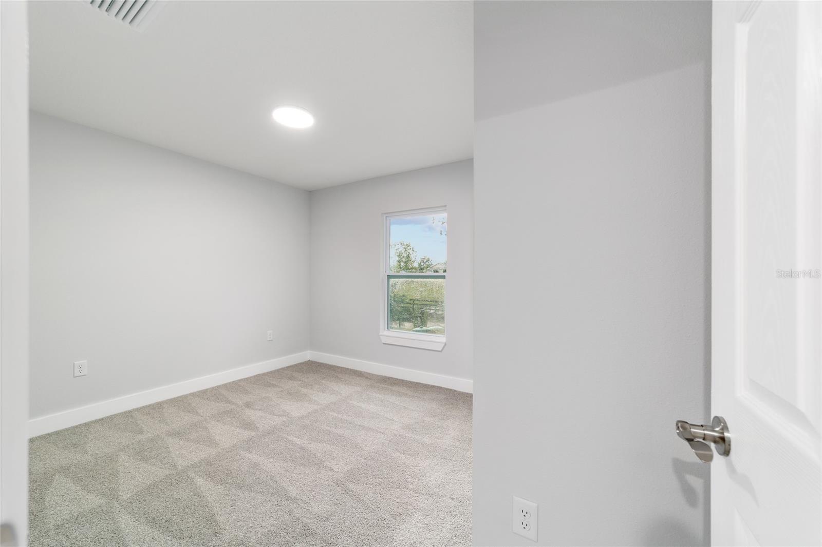 Image 31 of 41 For 2205 Deerpark Heights Road