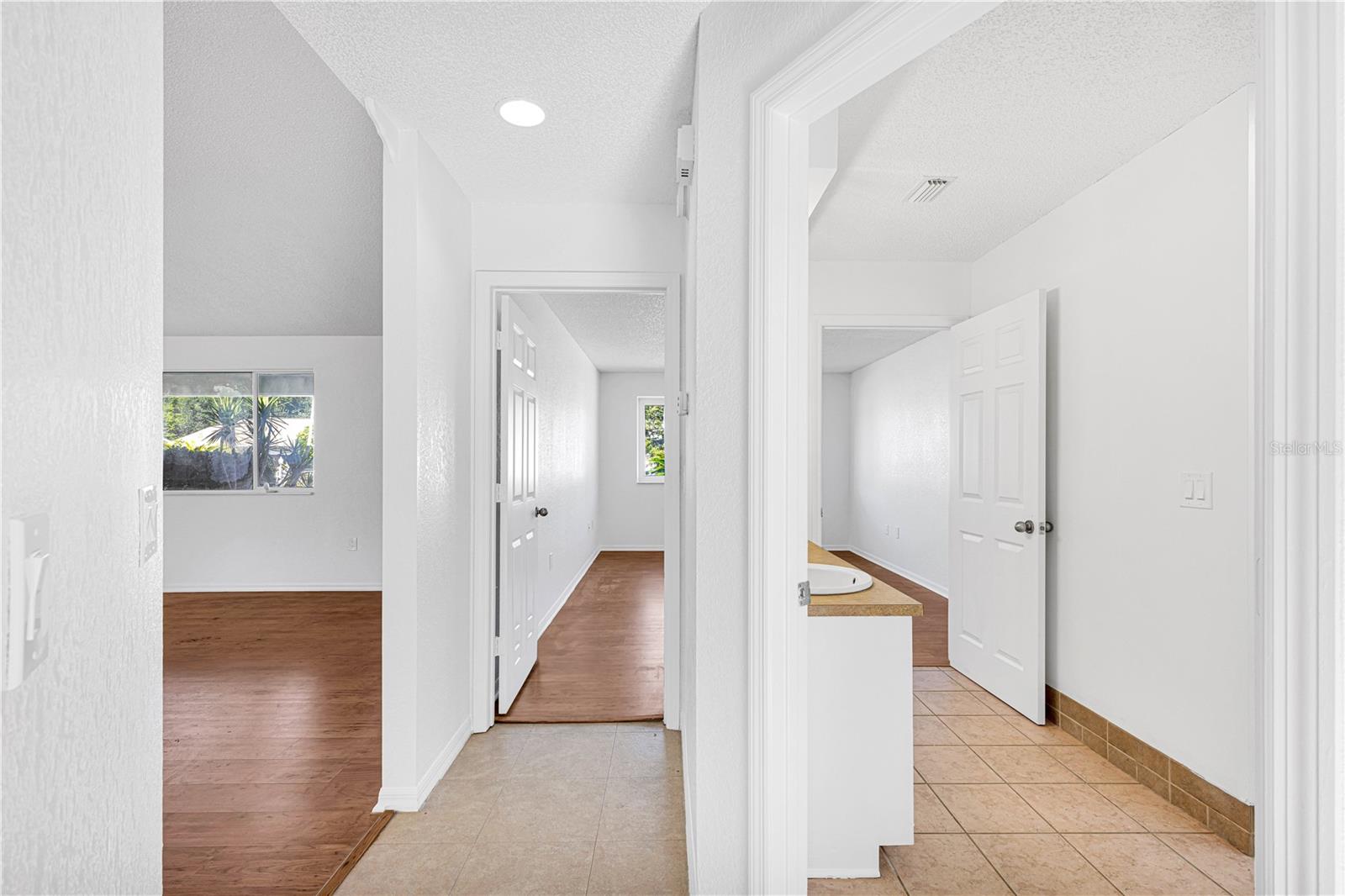 Listing photo id 12 for 10962 81st Avenue