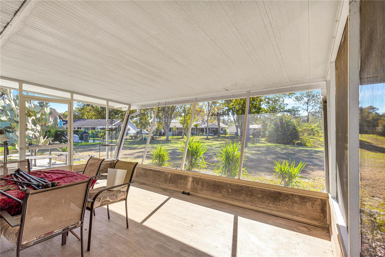 Listing photo id 17 for 10962 81st Avenue