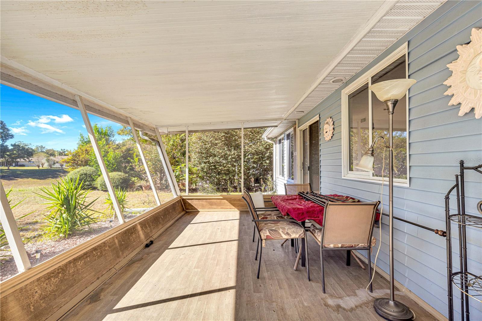 Listing photo id 19 for 10962 81st Avenue
