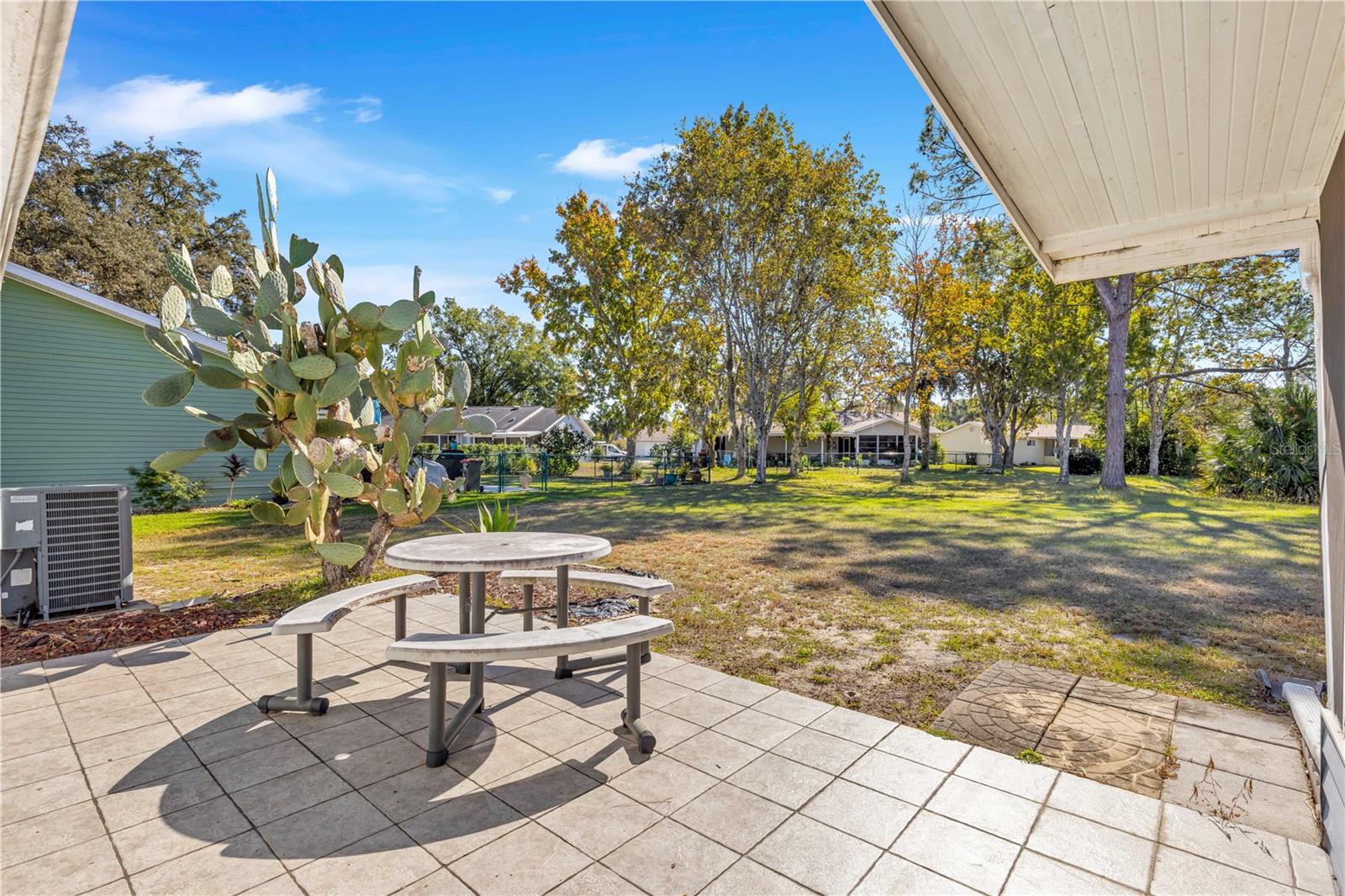 Listing photo id 20 for 10962 81st Avenue
