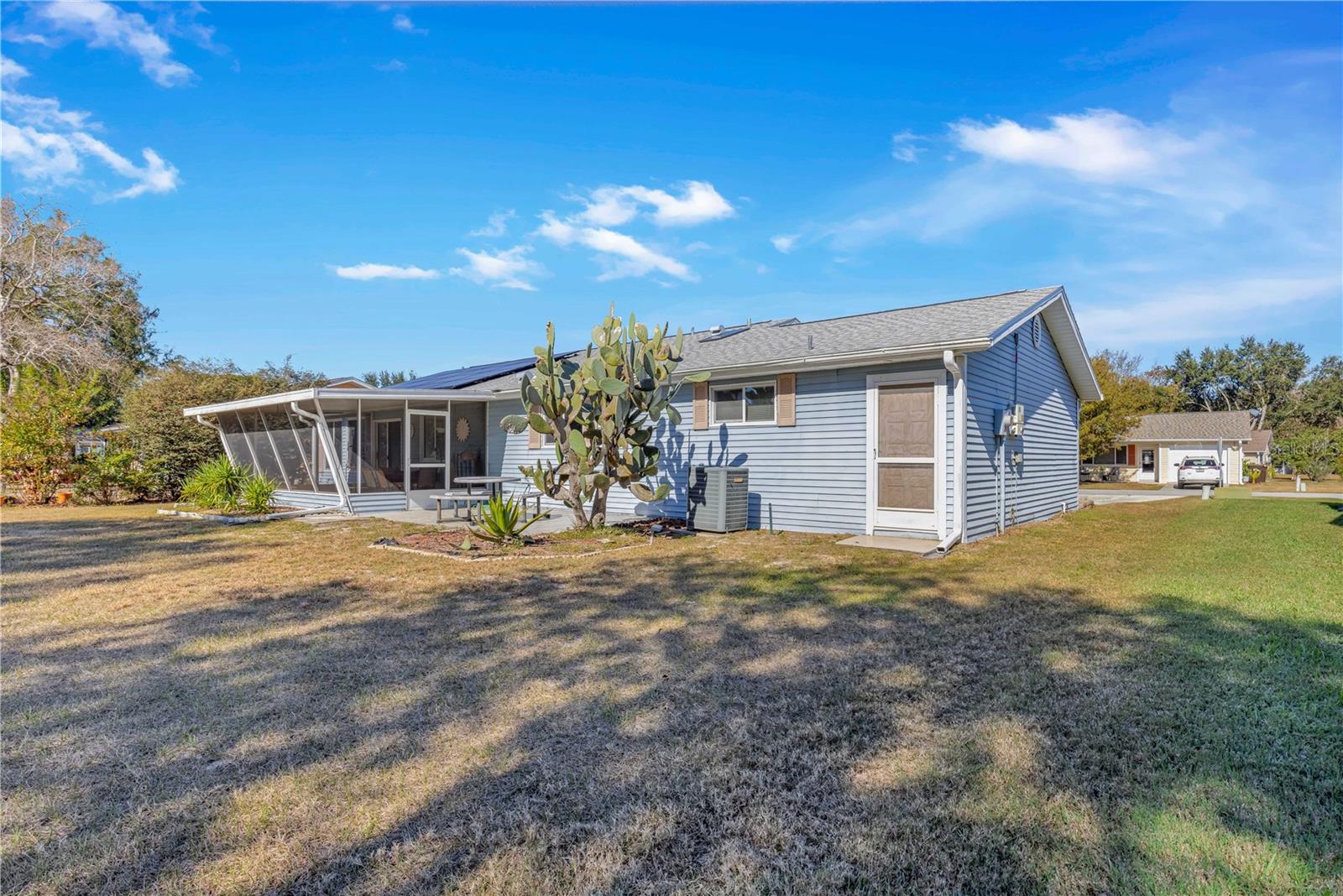 Listing photo id 22 for 10962 81st Avenue
