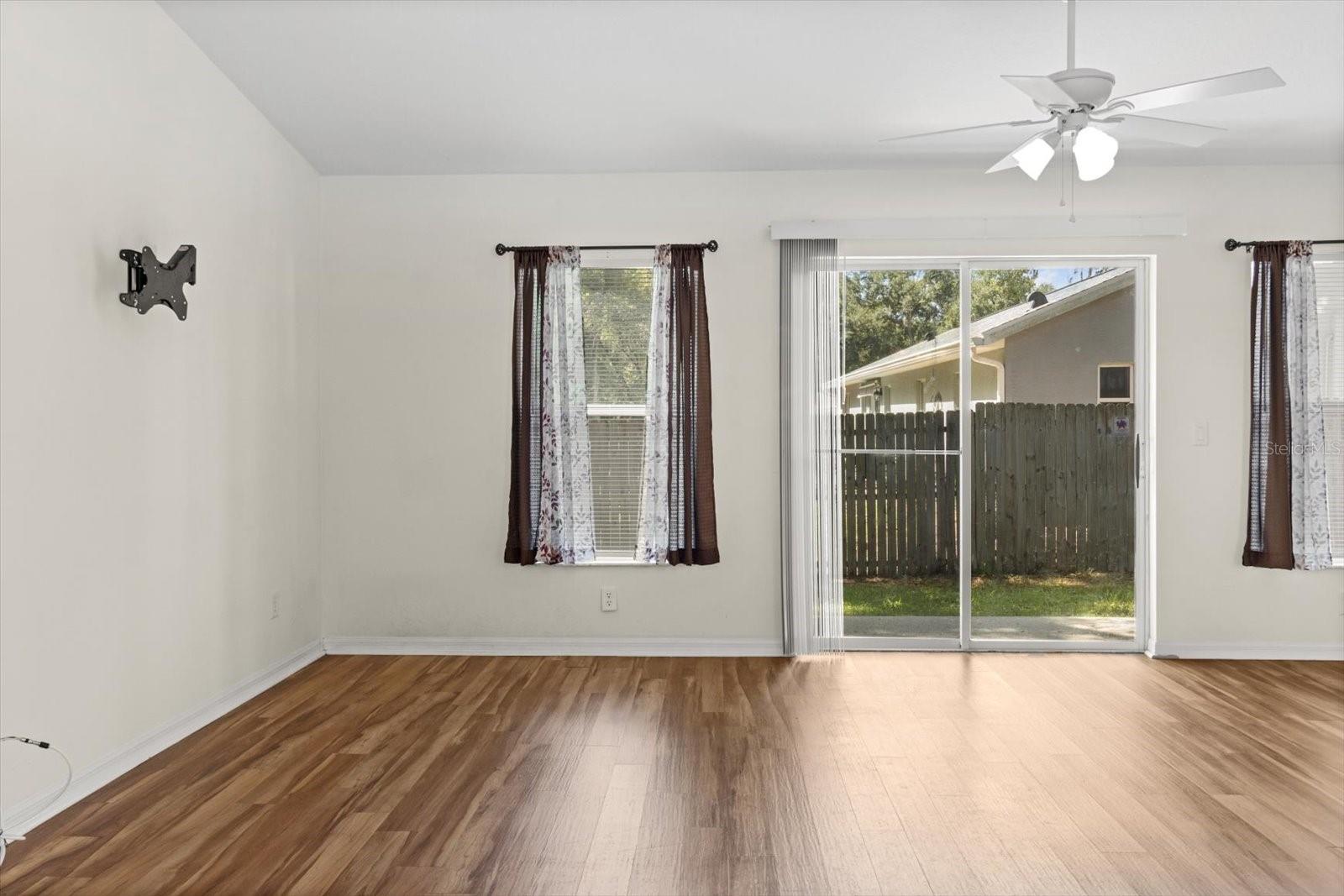 Image 13 of 45 For 4002 Beck Street