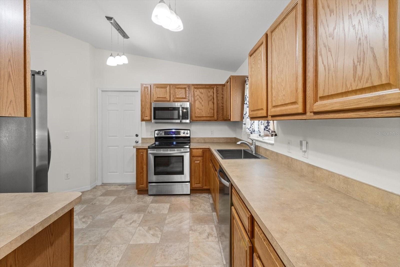 Image 16 of 45 For 4002 Beck Street