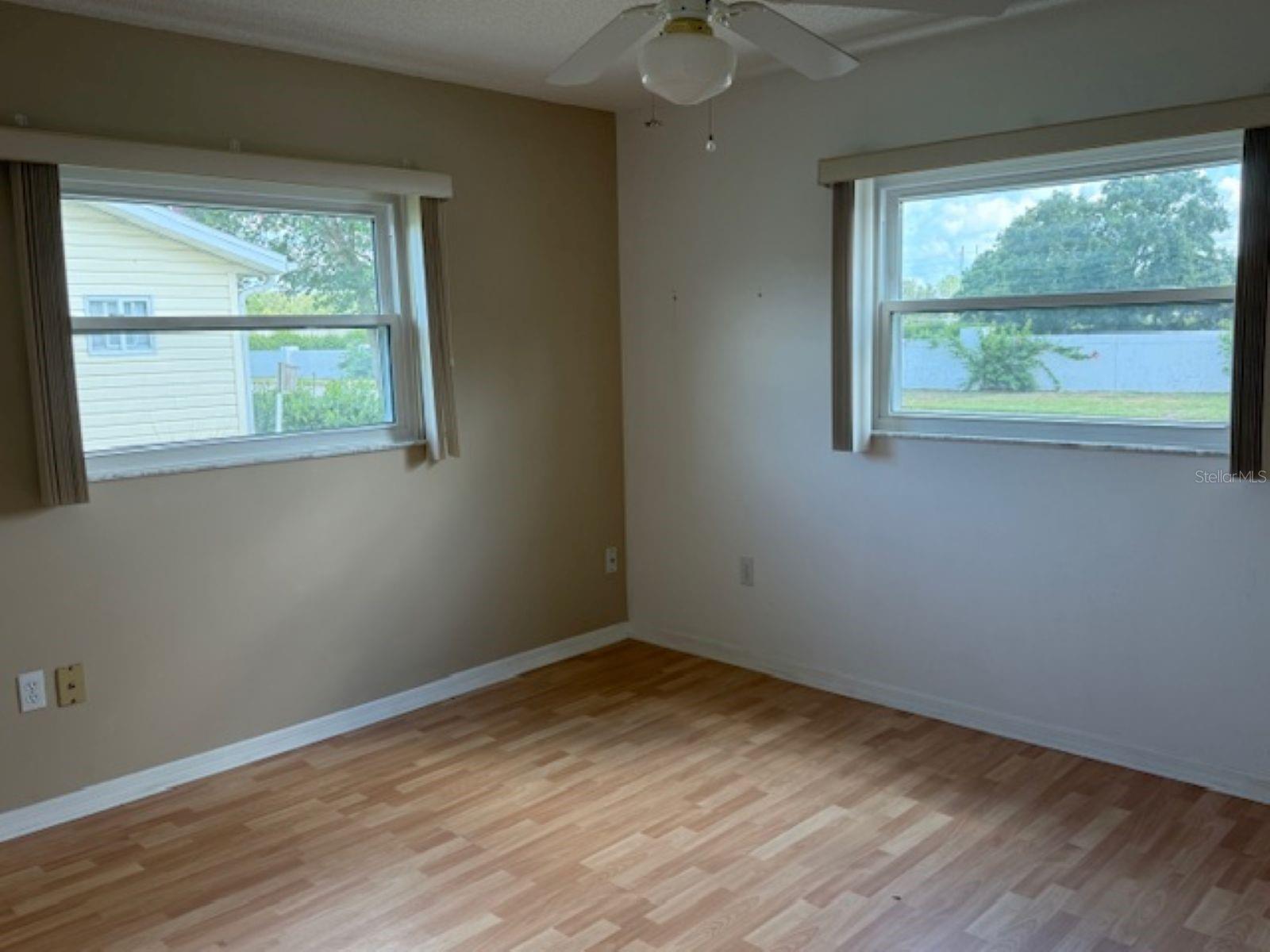 Image 11 of 15 For 17866 108th Court