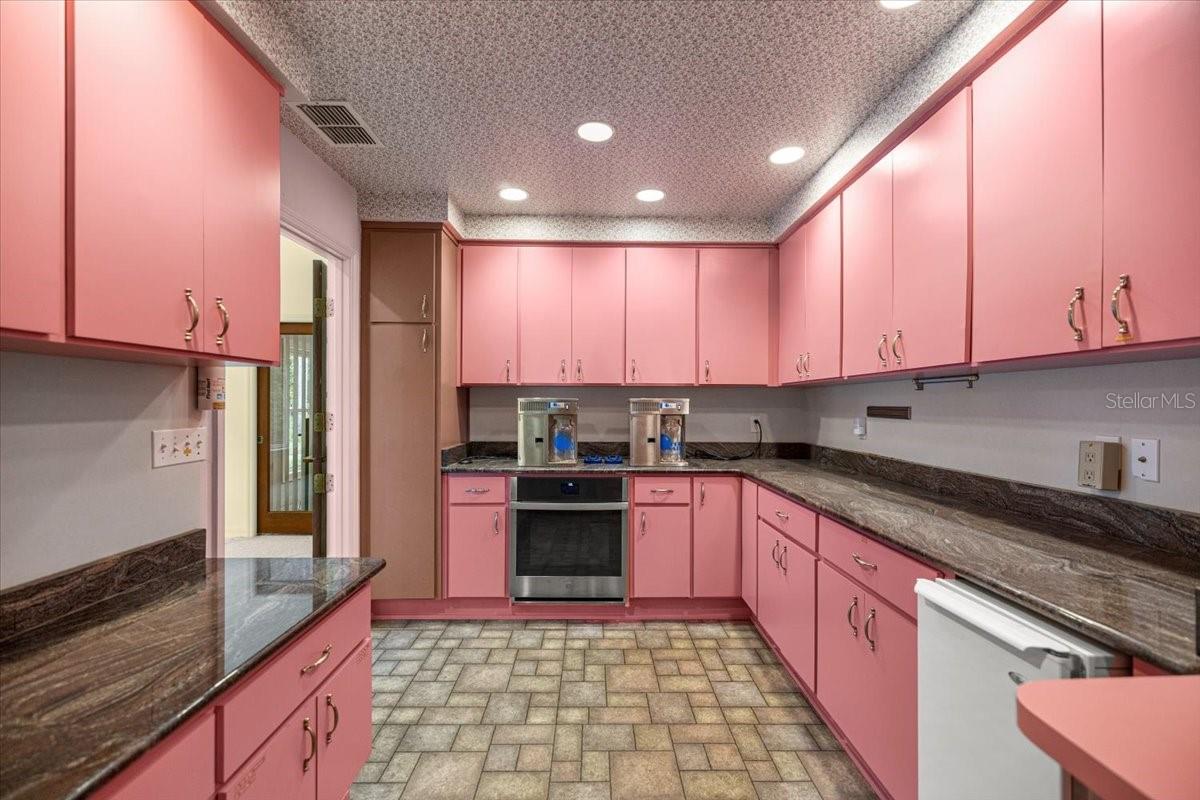 Image 33 of 98 For 7705 186 Avenue