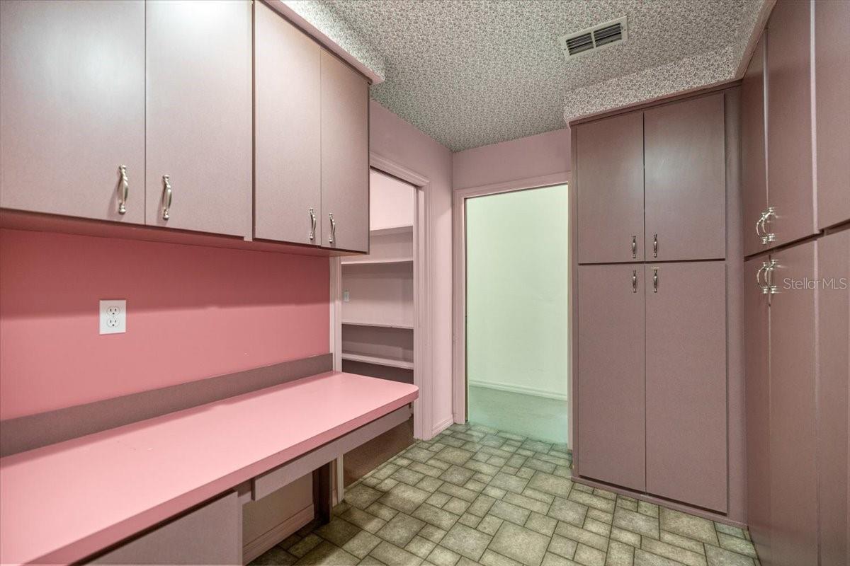 Image 39 of 98 For 7705 186 Avenue