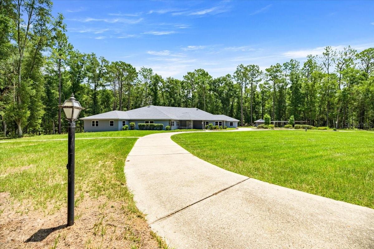 Image 4 of 98 For 7705 186 Avenue