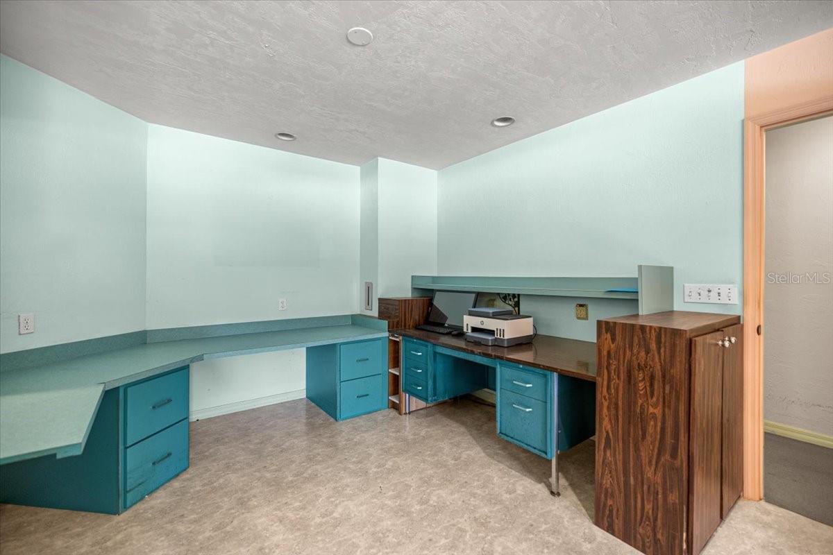 Image 65 of 98 For 7705 186 Avenue