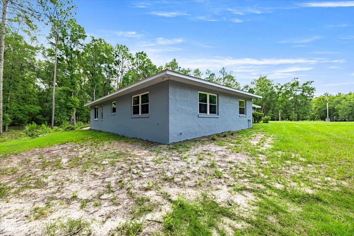 Image 8 of 98 For 7705 186 Avenue