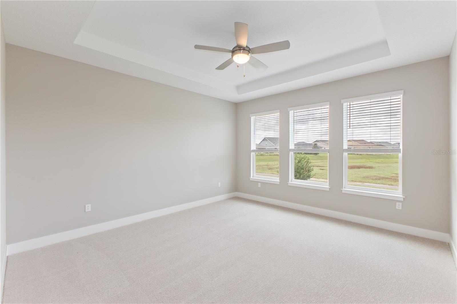 Listing photo id 12 for 4516 54th Terrace