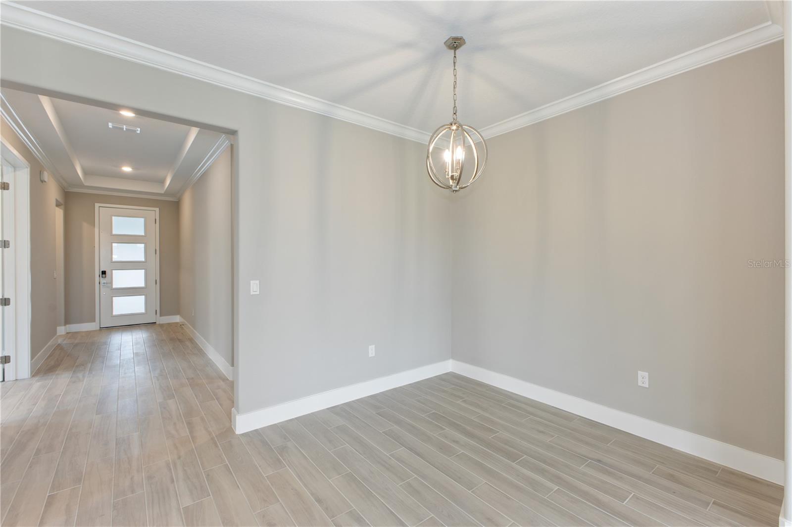 Listing photo id 6 for 4516 54th Terrace