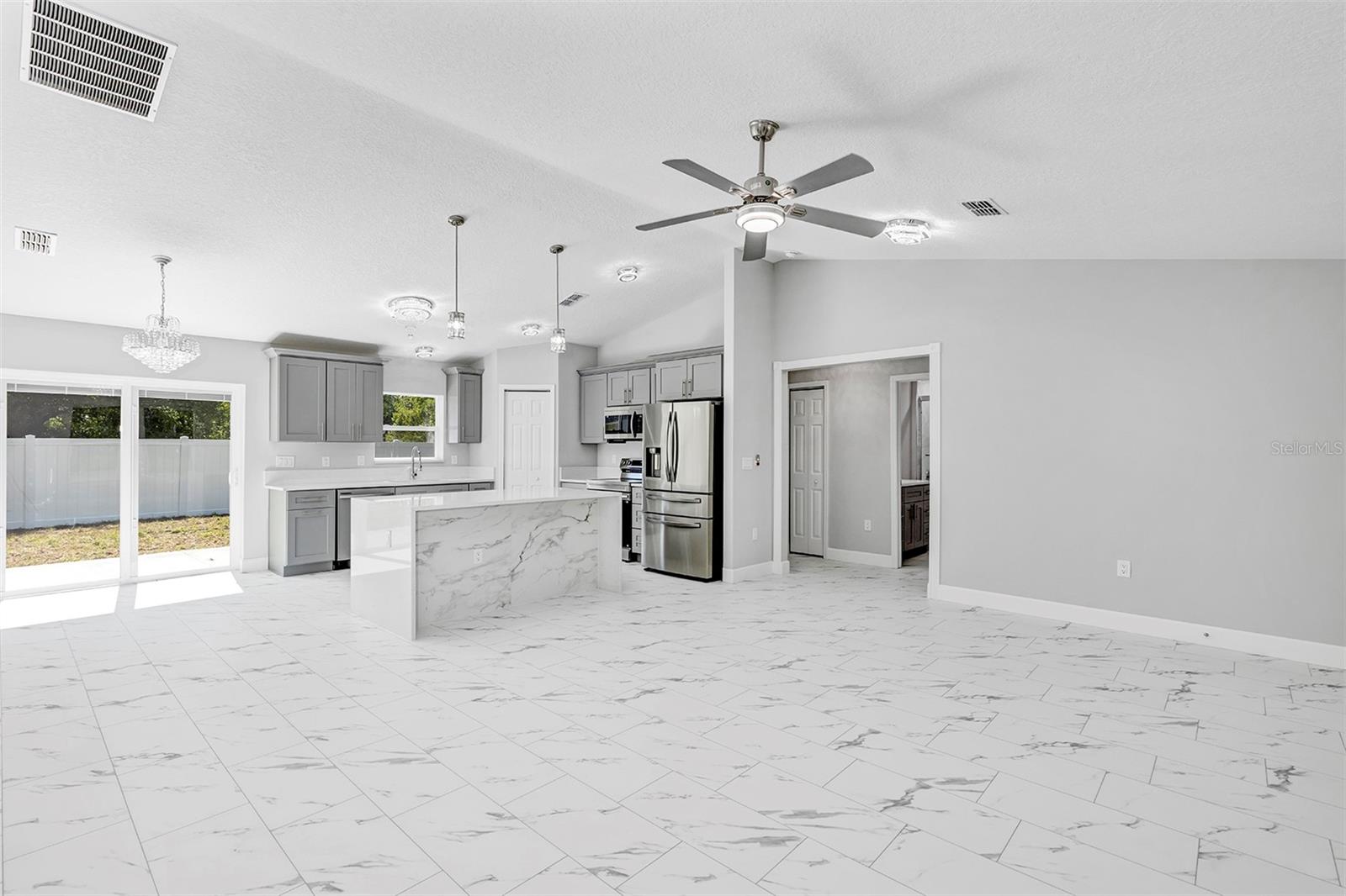 Image 9 of 39 For 463 56th Avenue