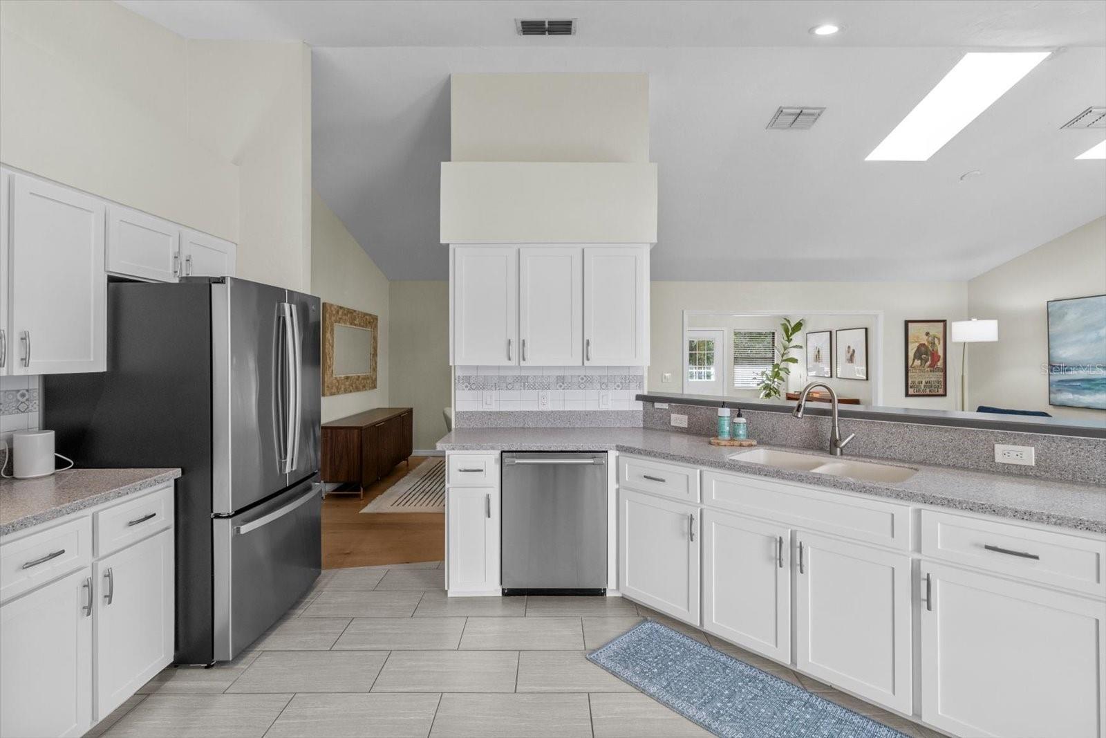 Listing photo id 12 for 1445 Chapelcross Loop