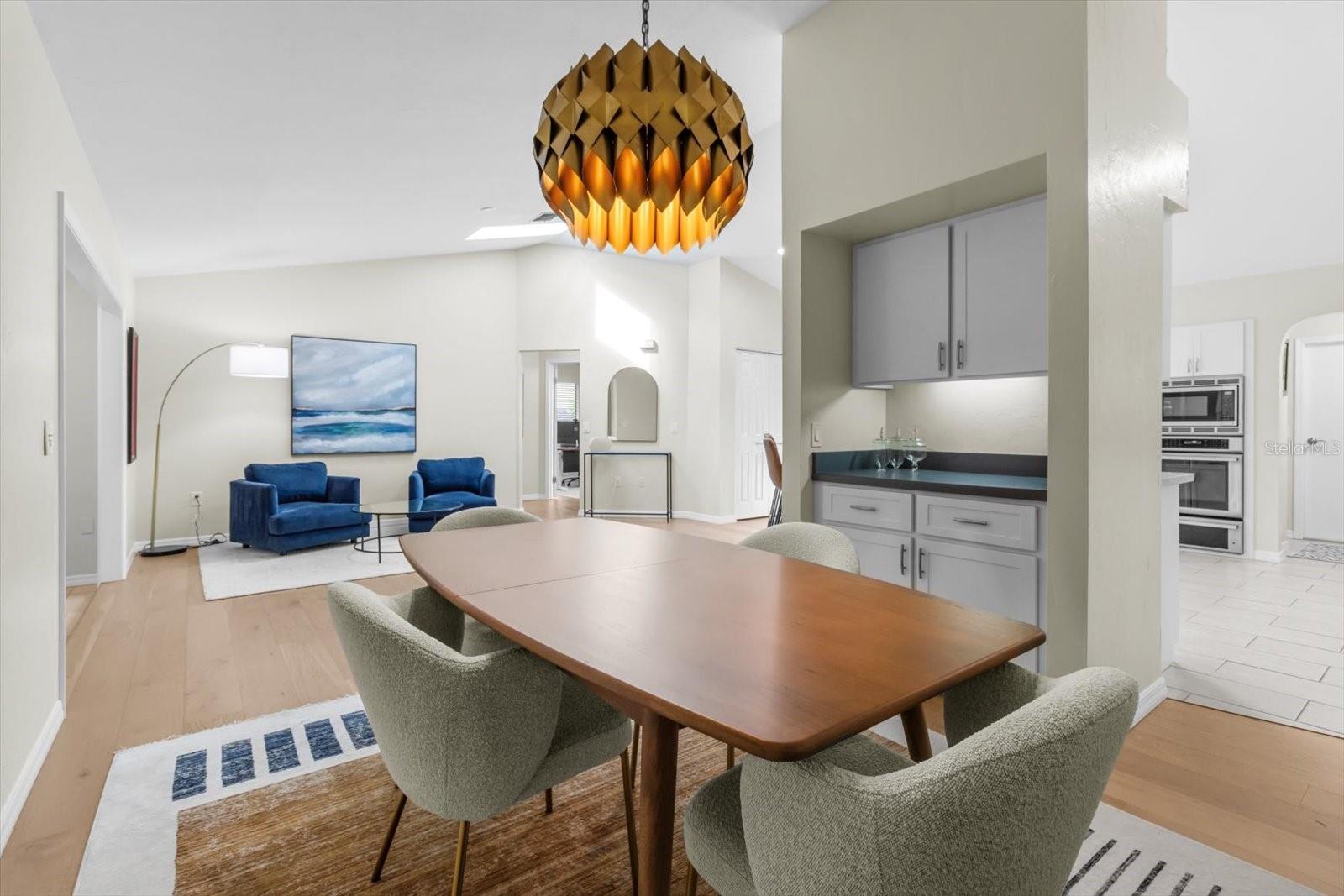 Listing photo id 25 for 1445 Chapelcross Loop