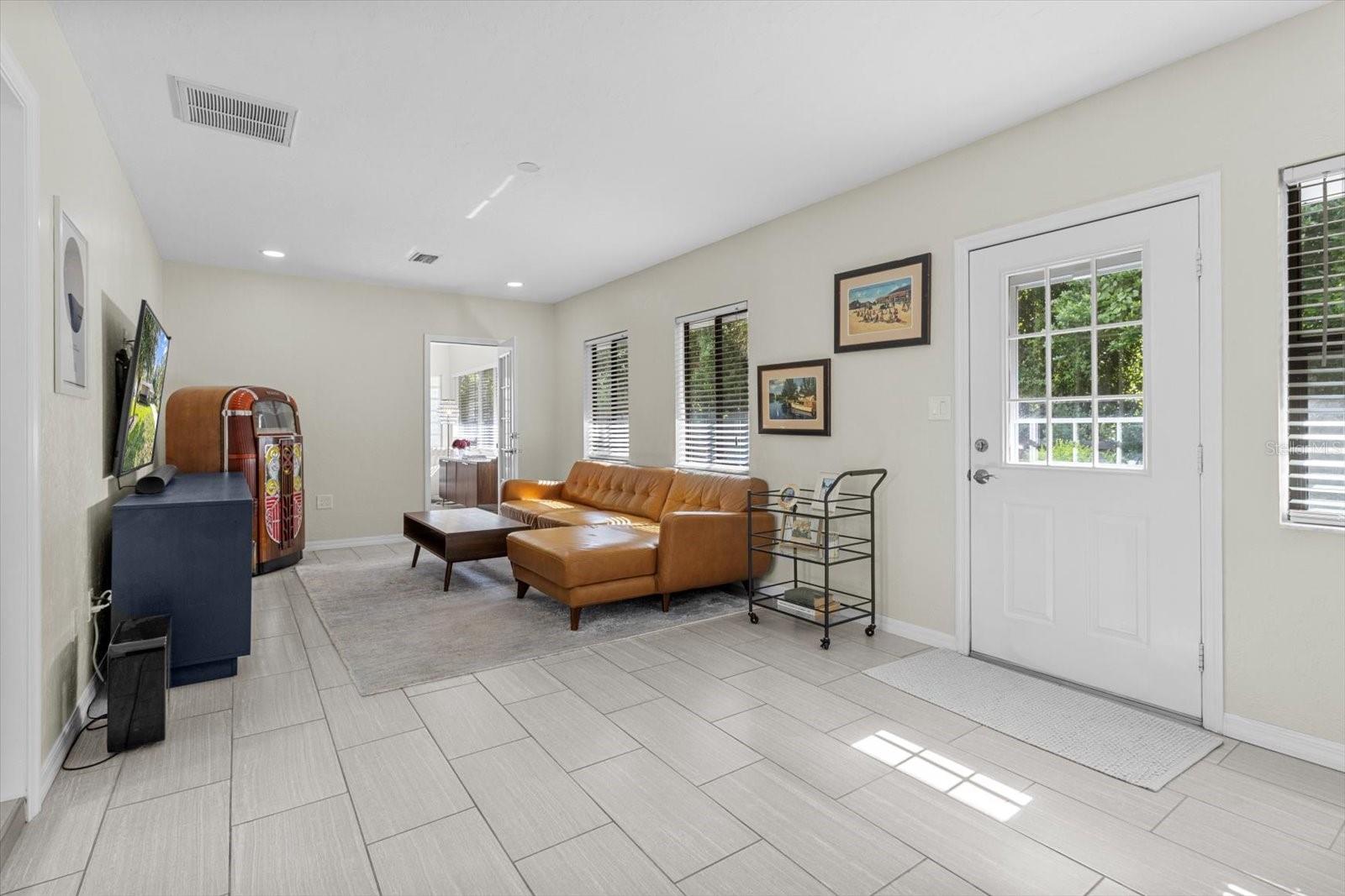 Listing photo id 30 for 1445 Chapelcross Loop