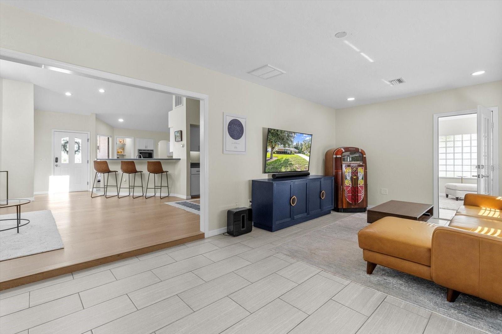Listing photo id 32 for 1445 Chapelcross Loop