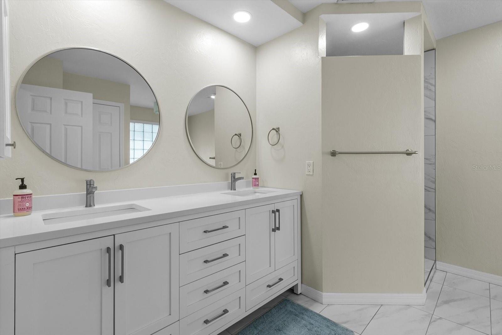 Listing photo id 2 for 1445 Chapelcross Loop