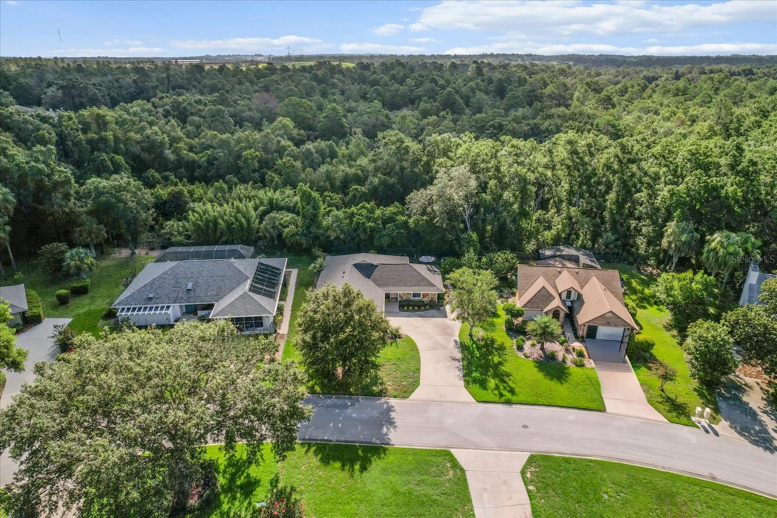 Listing photo id 45 for 1445 Chapelcross Loop