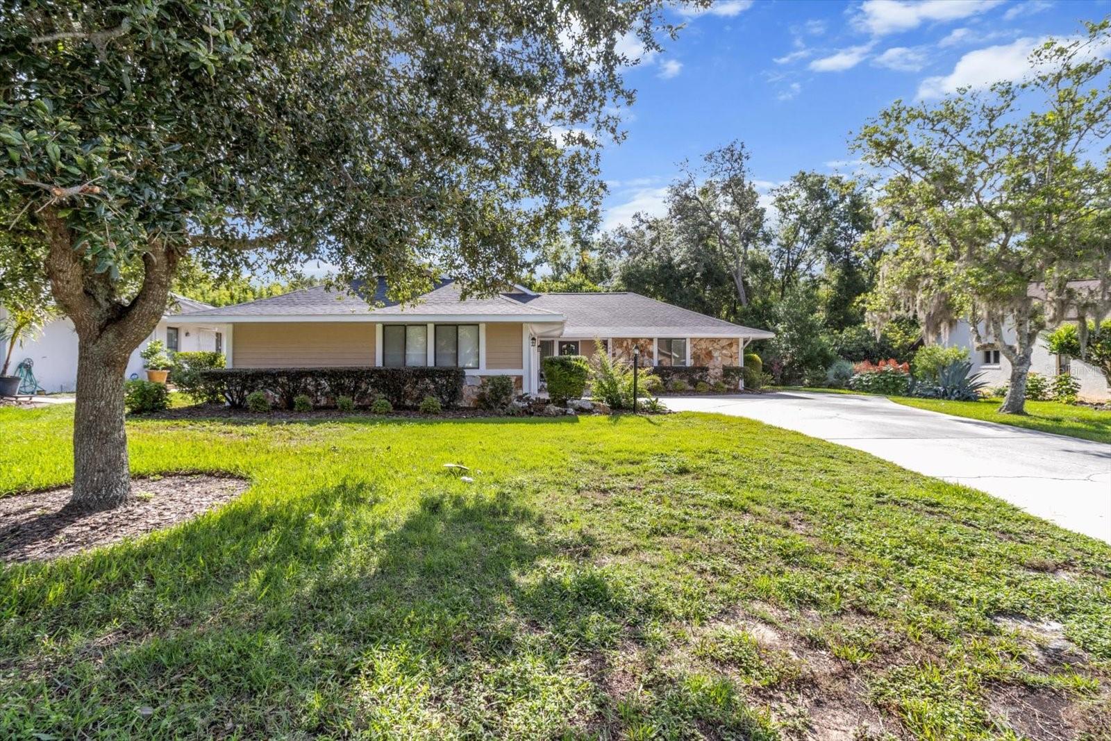 Listing photo id 6 for 1445 Chapelcross Loop