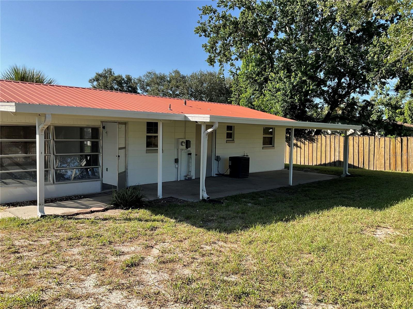 Listing photo id 9 for 3871 147th Lane Road