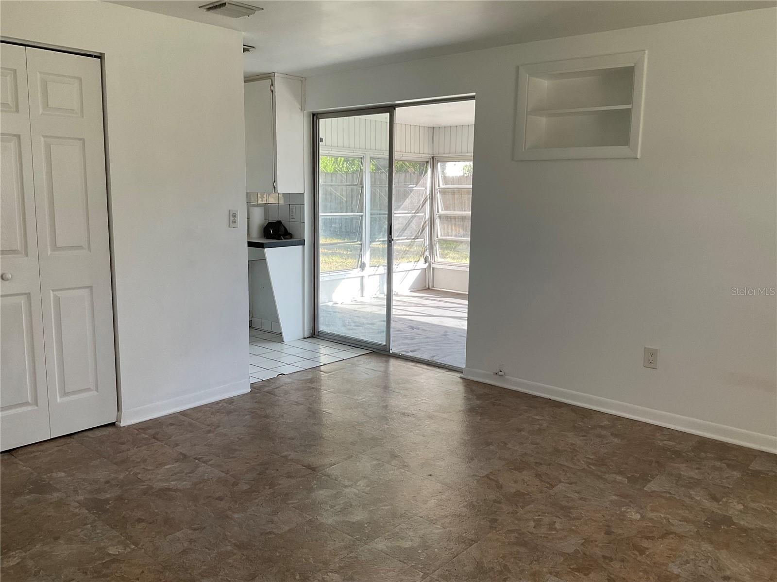 Listing photo id 0 for 3871 147th Lane Road