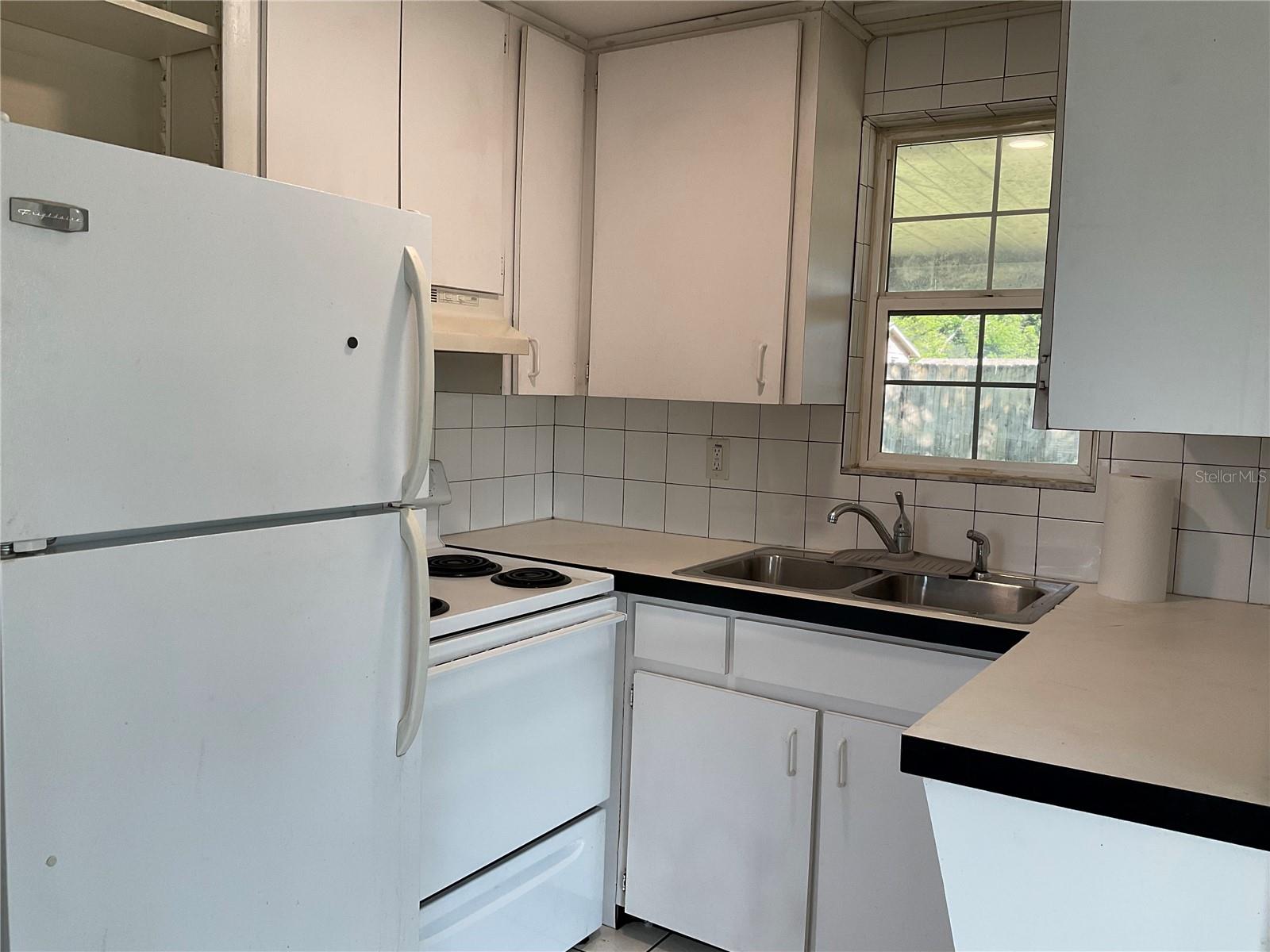 Listing photo id 2 for 3871 147th Lane Road