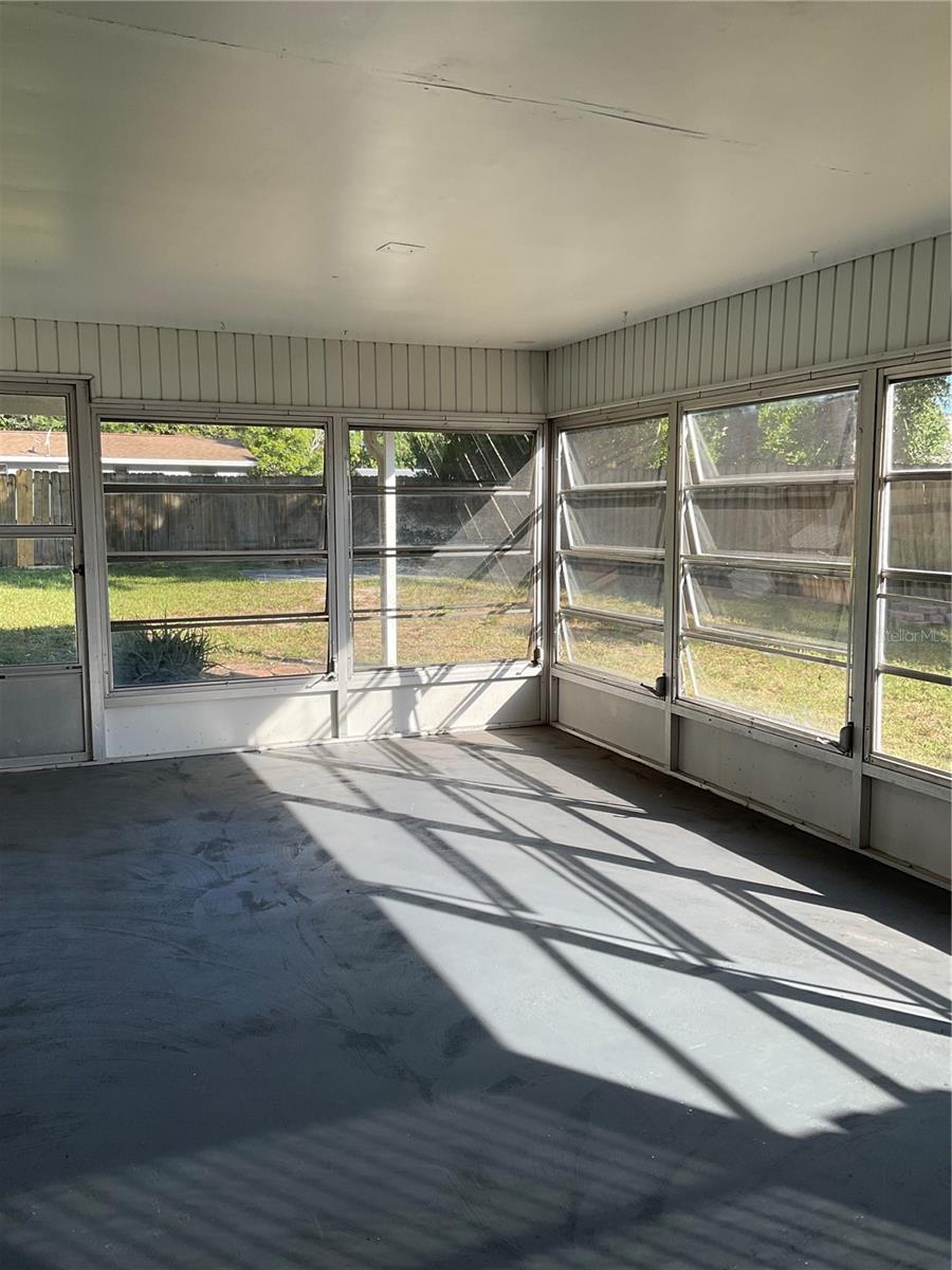 Listing photo id 6 for 3871 147th Lane Road