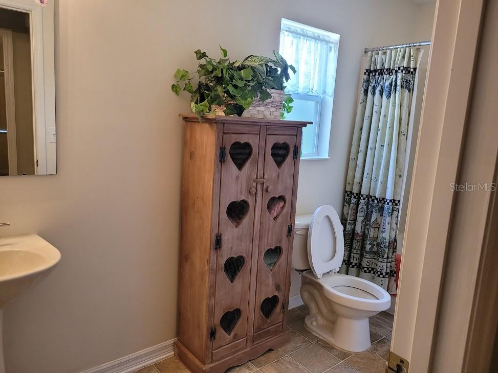 Image 11 of 25 For 13635 89th Avenue