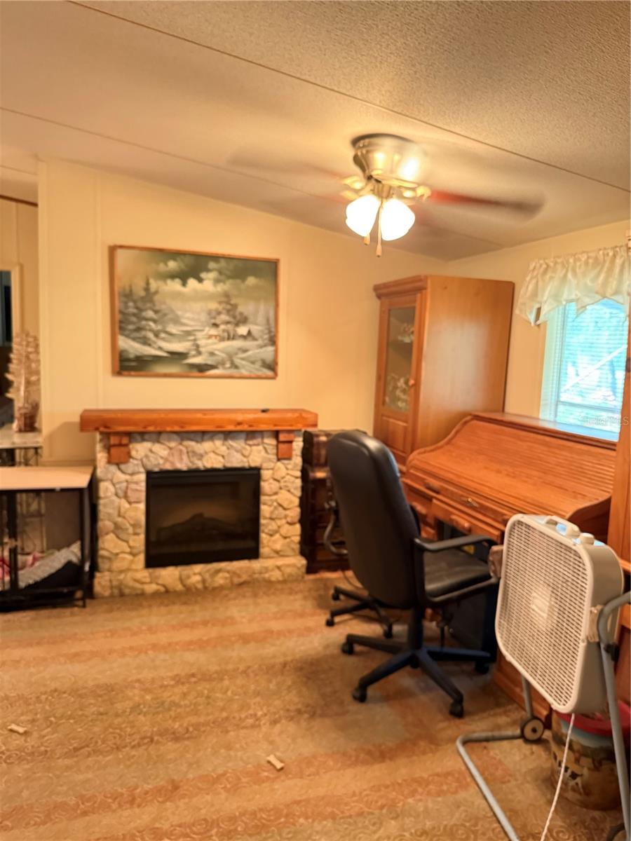 Image 2 of 5 For 1959 Colonial Avenue S