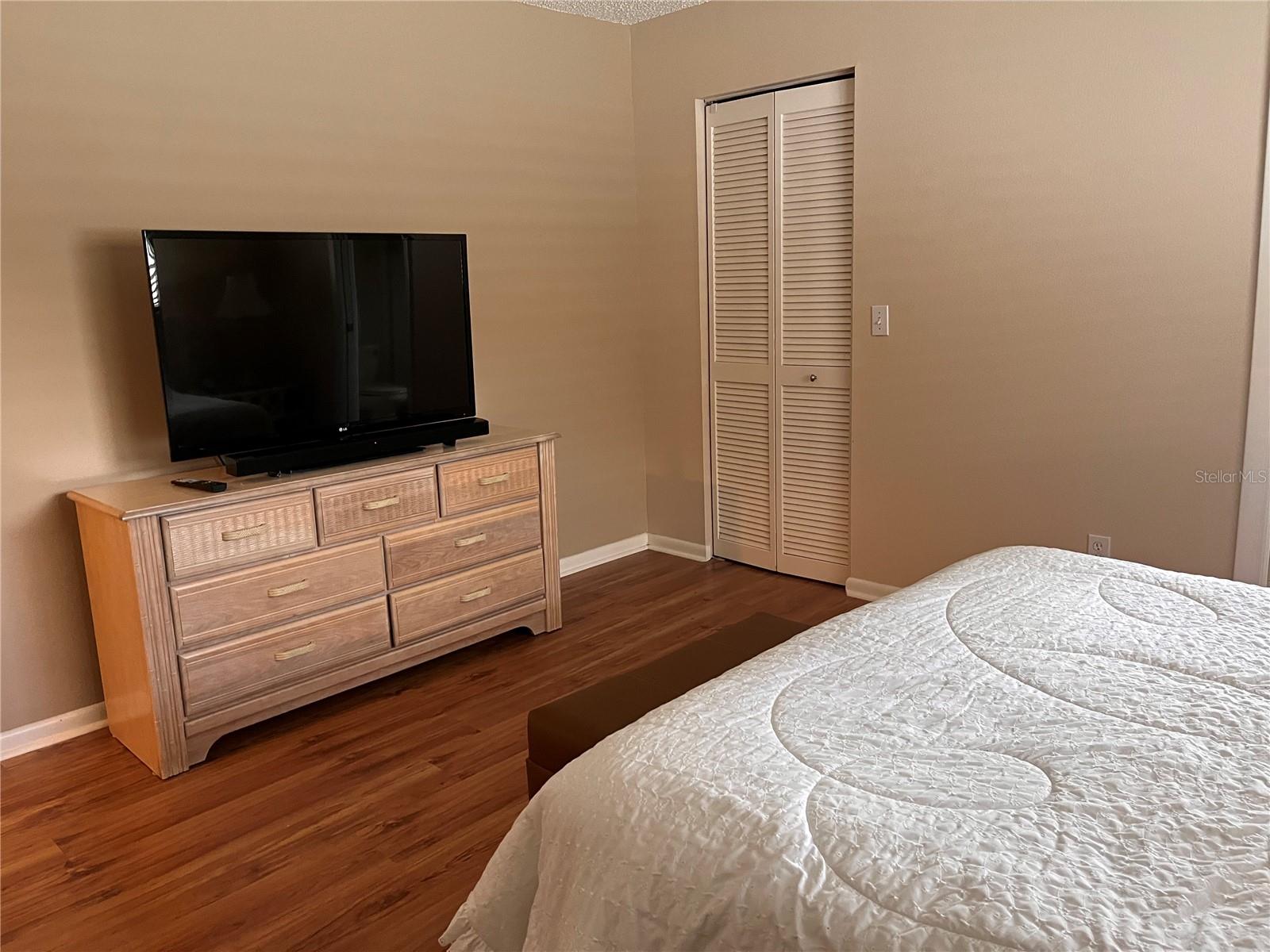 Image 18 of 41 For 9734 96th Street