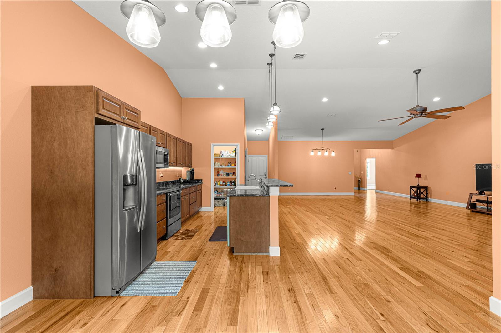 Image 45 of 71 For 3 Bay Lane 
