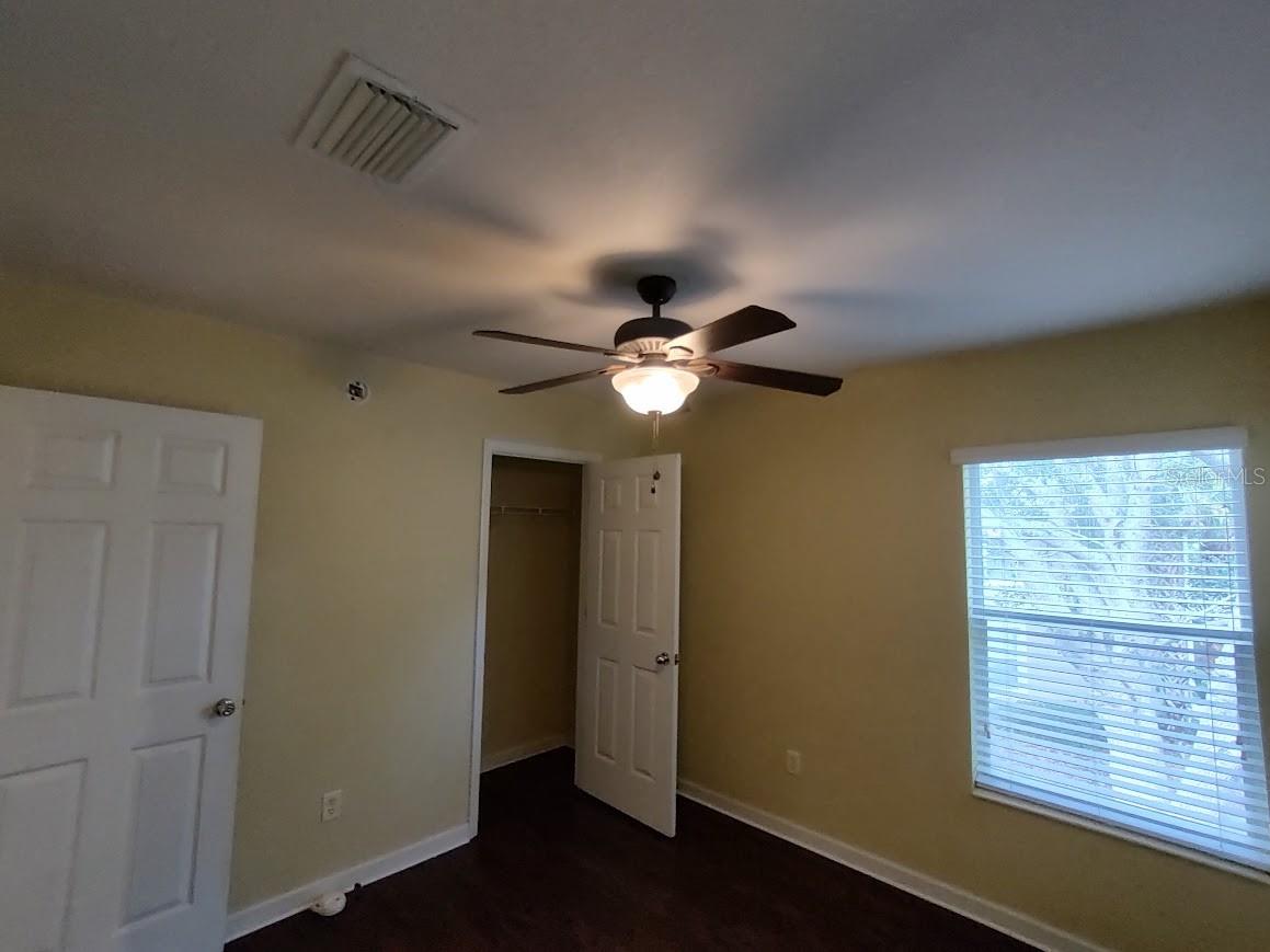 Listing photo id 8 for 4107 54th Circle