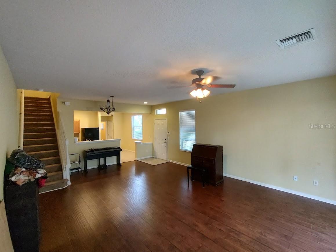 Listing photo id 0 for 4107 54th Circle