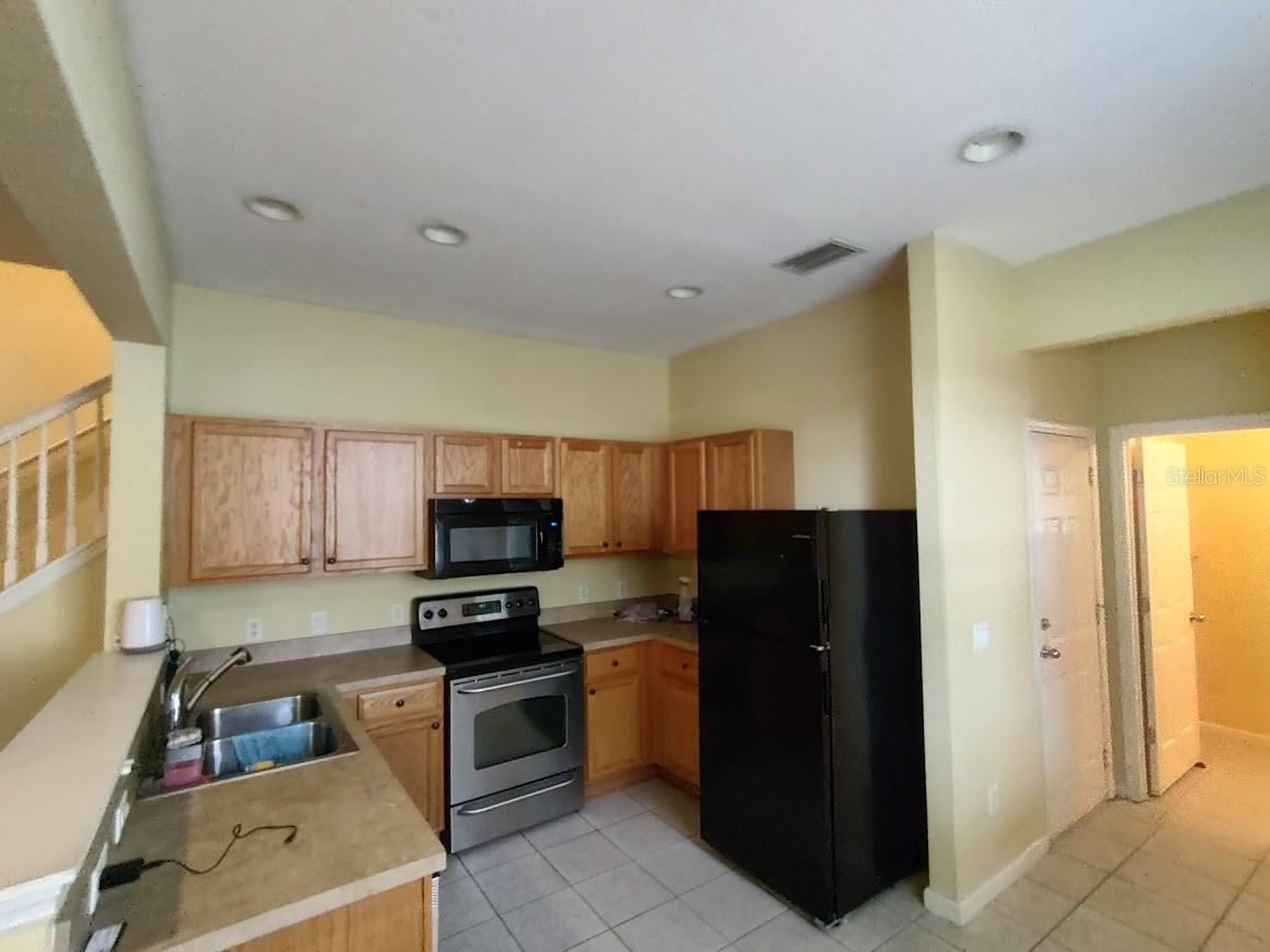 Listing photo id 3 for 4107 54th Circle