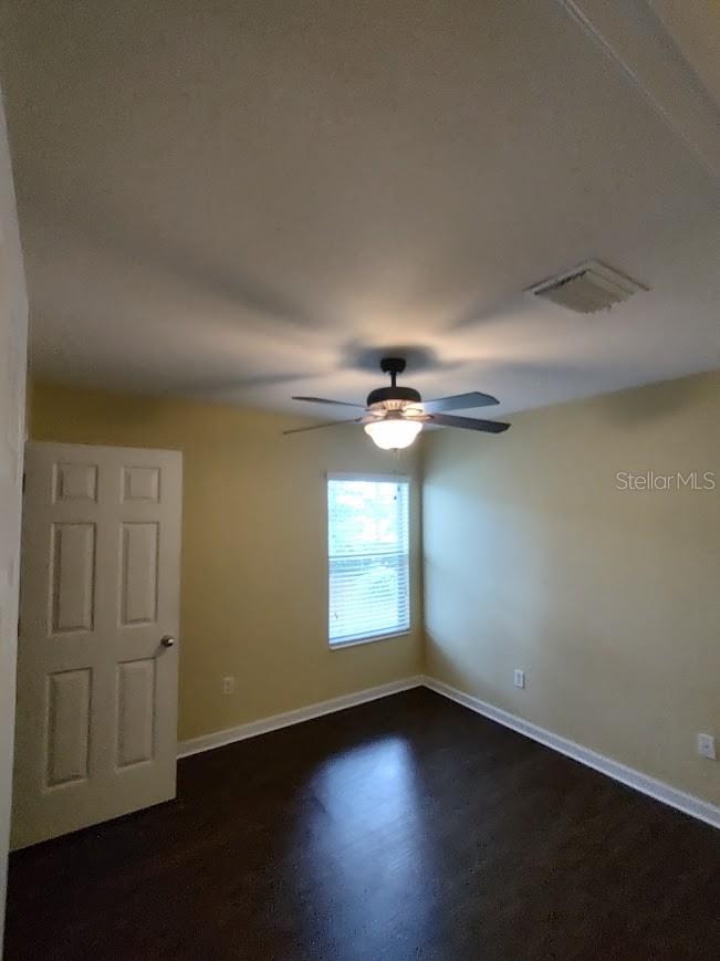 Listing photo id 7 for 4107 54th Circle